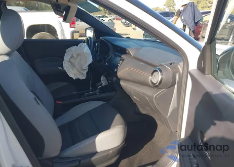 2021 Nissan Kicks Sr Xtronic Cvt z USA, uszkodzony, nr VIN 3N1CP5DV1ML474319